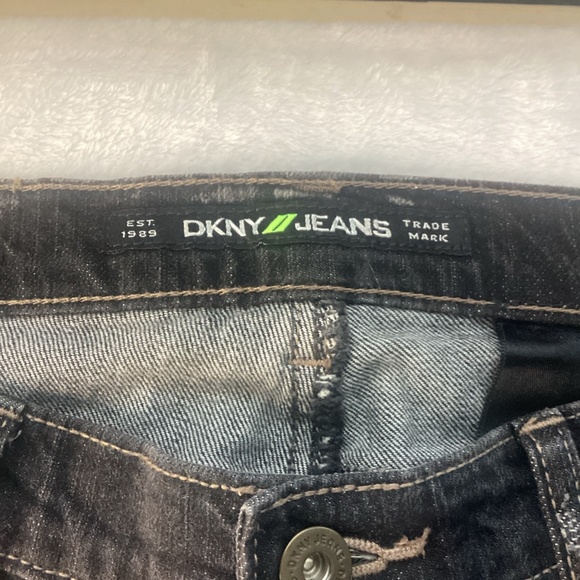 DKNY Greenwich women’s straight-leg jeans, size ten - Picture 2 of 14